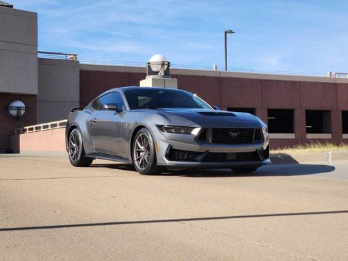 2025 Ford Mustang Dark Horse