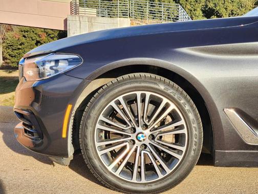 2019 BMW 540 i