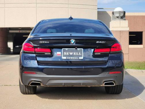 2022 BMW 540 i
