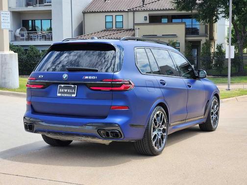 2024 BMW X7 M60i