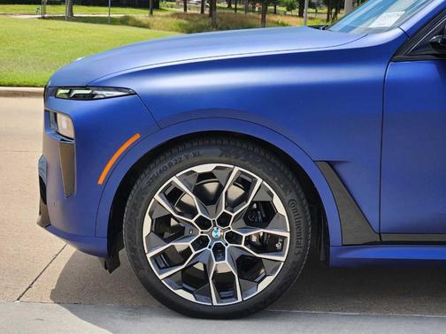 2024 BMW X7 M60i