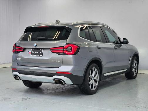 Gray Metallic 2024 BMW X3 xDrive30i