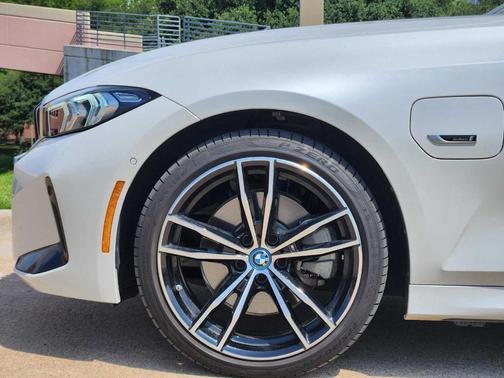 2023 BMW 330e 330e