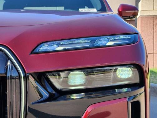 2025 BMW 760 760i xDrive