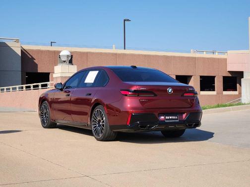 2025 BMW 760 760i xDrive