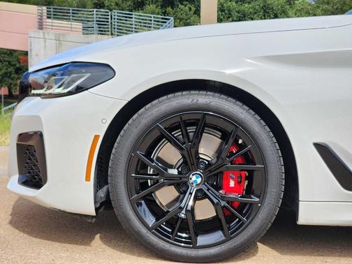 2023 BMW 530 i