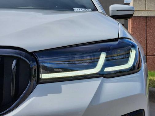 2023 BMW 530 i