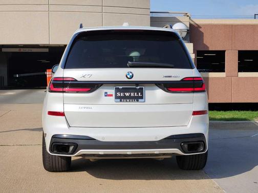 2024 BMW X7 xDrive40i