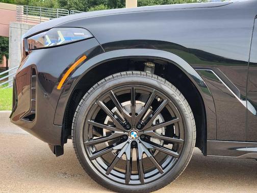 2025 BMW X6 xDrive40i