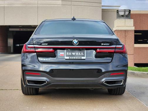 2022 BMW 740 i xDrive