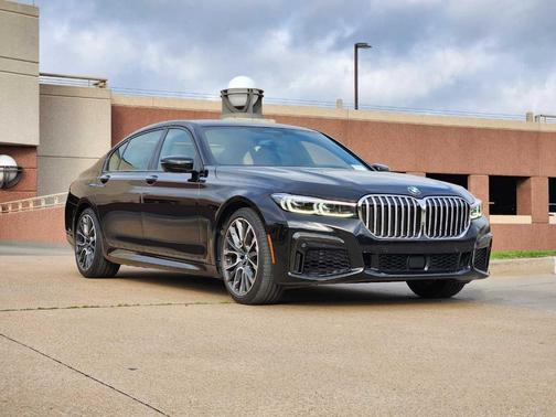 2022 BMW 740 i xDrive