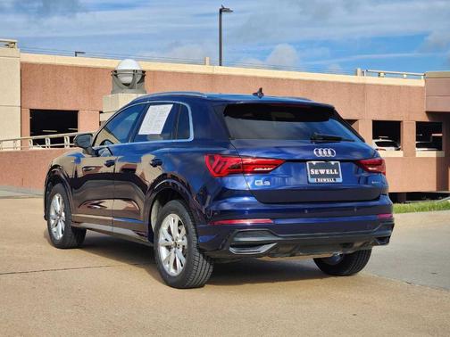 2022 Audi Q3 45 S line Premium