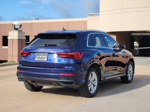 2022 Audi Q3 45 S line Premium