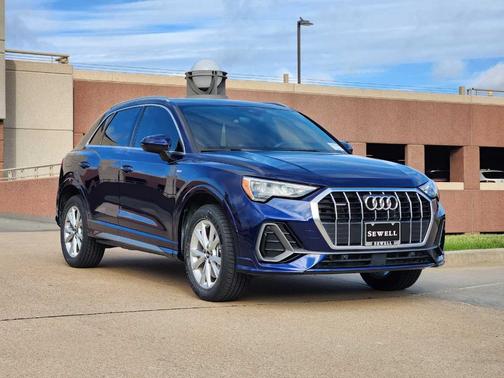 2022 Audi Q3 45 S line Premium