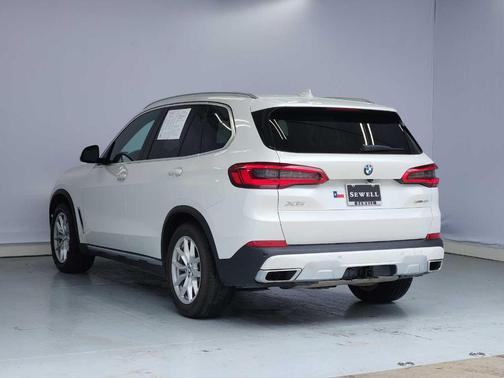 Mineral White Metallic 2020 BMW X5 xDrive40i