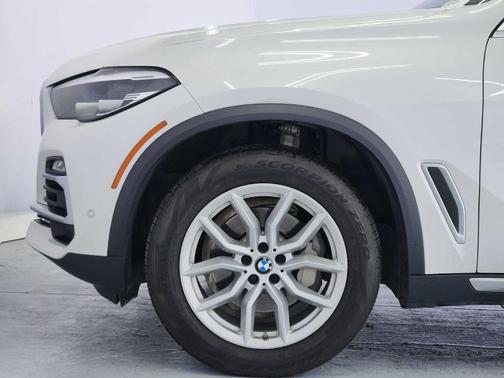 Mineral White Metallic 2020 BMW X5 xDrive40i