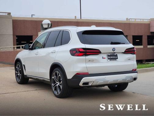 Mineral White Metallic 2026 BMW X5 PHEV xDrive50e