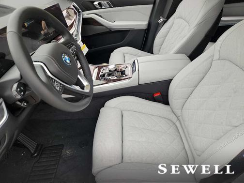 Mineral White Metallic 2026 BMW X5 PHEV xDrive50e