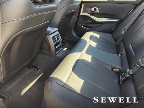 2025 BMW 330 i xDrive