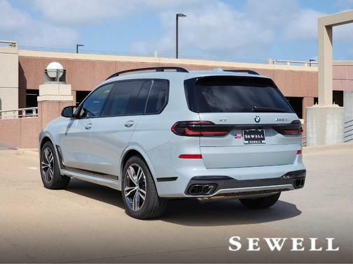 2026 BMW X7 M60i