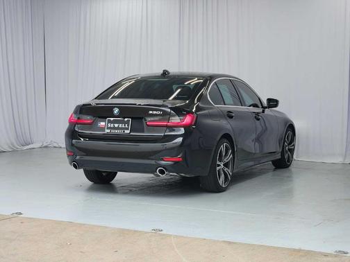 2022 BMW 330 i