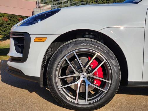 2025 Porsche Macan S