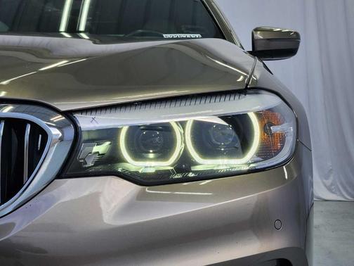 2019 BMW 530 i