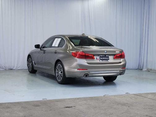 2019 BMW 530 i