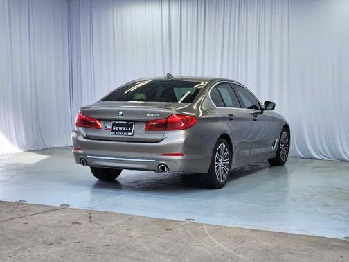 2019 BMW 530 i