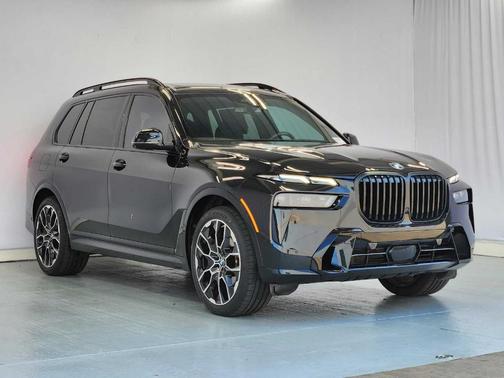 Black Sapphire Metallic 2026 BMW X7 xDrive40i