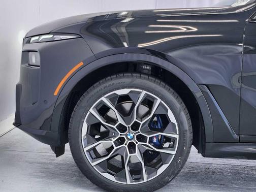 Black Sapphire Metallic 2026 BMW X7 xDrive40i