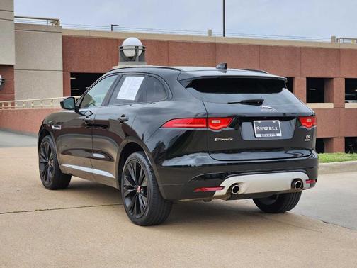 2018 Jaguar F-PACE S