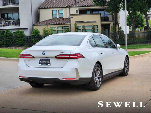 2025 BMW i5 eDrive40