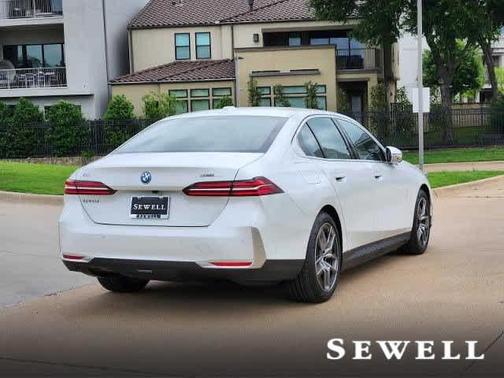 2025 BMW i5 eDrive40