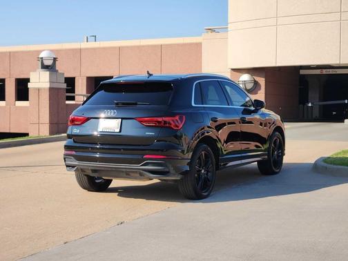 2023 Audi Q3 45 S line Premium