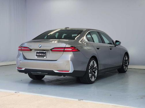 Gray 2025 BMW 530 i