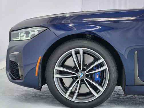 Tanzanite Blue II Metallic 2022 BMW 750 i xDrive