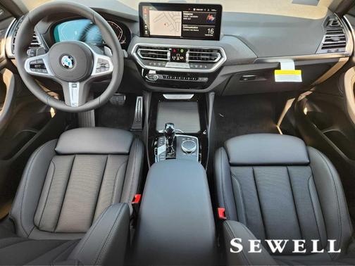 2025 BMW X4 xDrive30i