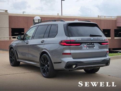 Gray Metallic 2027 BMW X7 xDrive40i