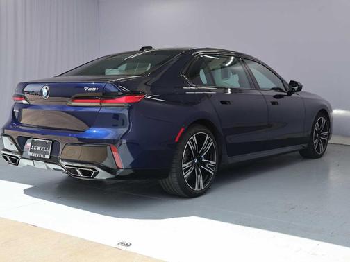 Tanzanite Blue II Metallic 2025 BMW 760 760i xDrive