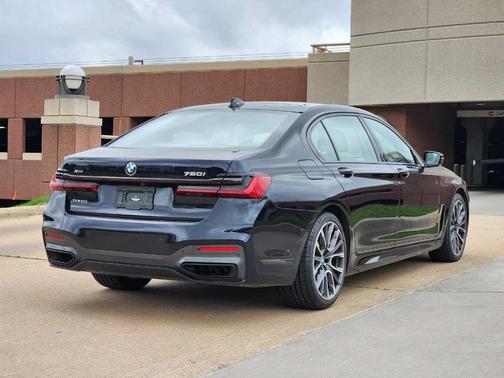 2022 BMW 750 i xDrive