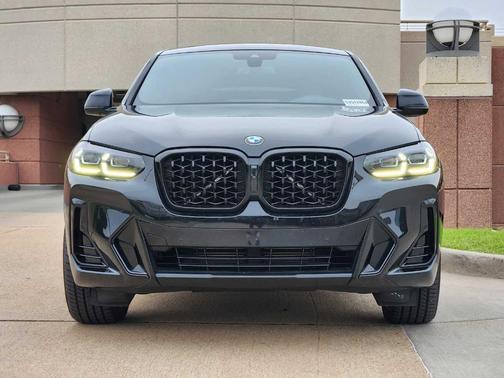 2025 BMW X4 xDrive30i