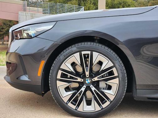 2025 BMW 540 i xDrive