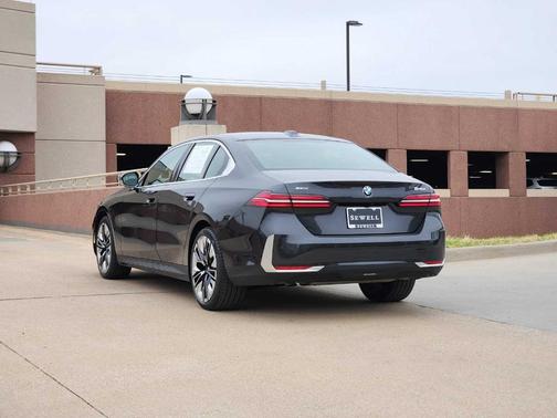 2025 BMW 540 i xDrive