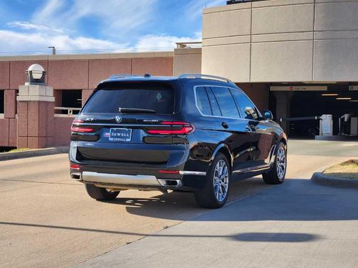 2024 BMW X7 xDrive40i