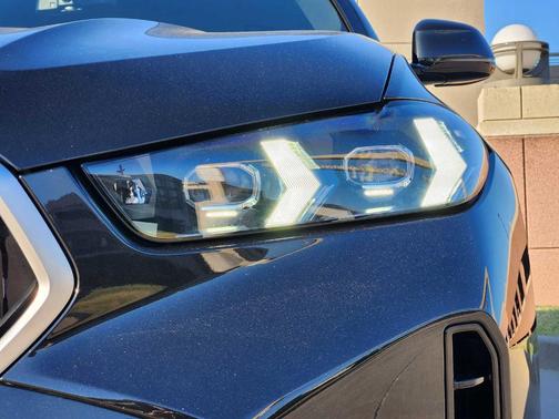 2025 BMW X6 xDrive40i