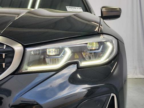 Black Sapphire Metallic 2020 BMW M340 i