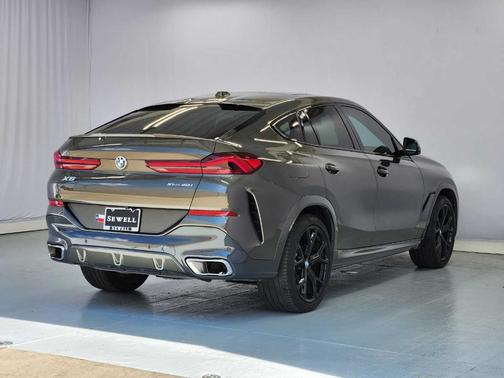 Manhattan Green Metallic 2024 BMW X6 xDrive40i