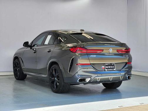 Manhattan Green Metallic 2024 BMW X6 xDrive40i