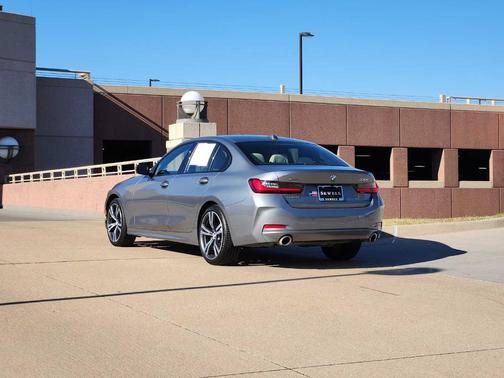2023 BMW 330 i xDrive
